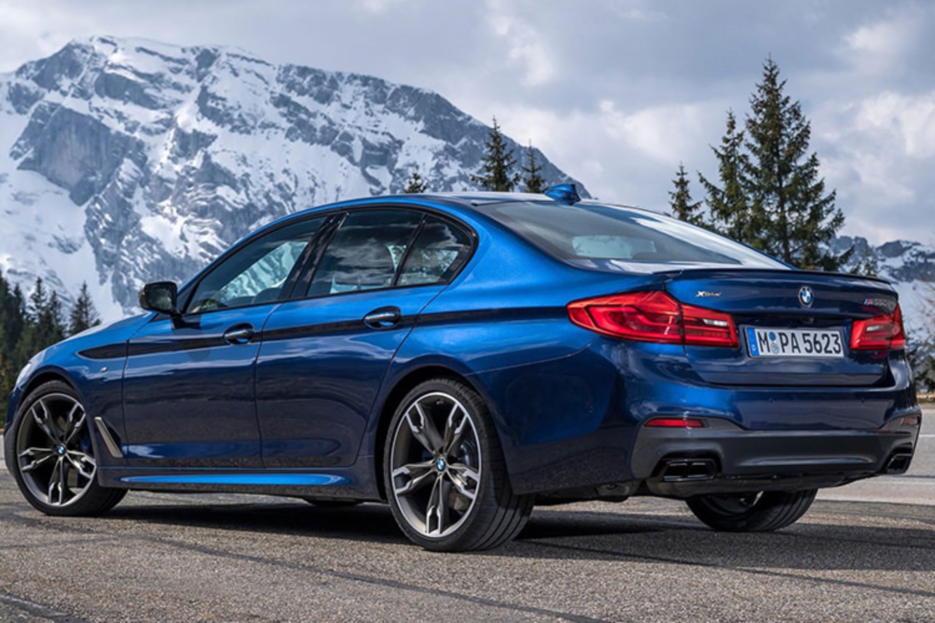 BMW 5 Series / بی ام و سری 5