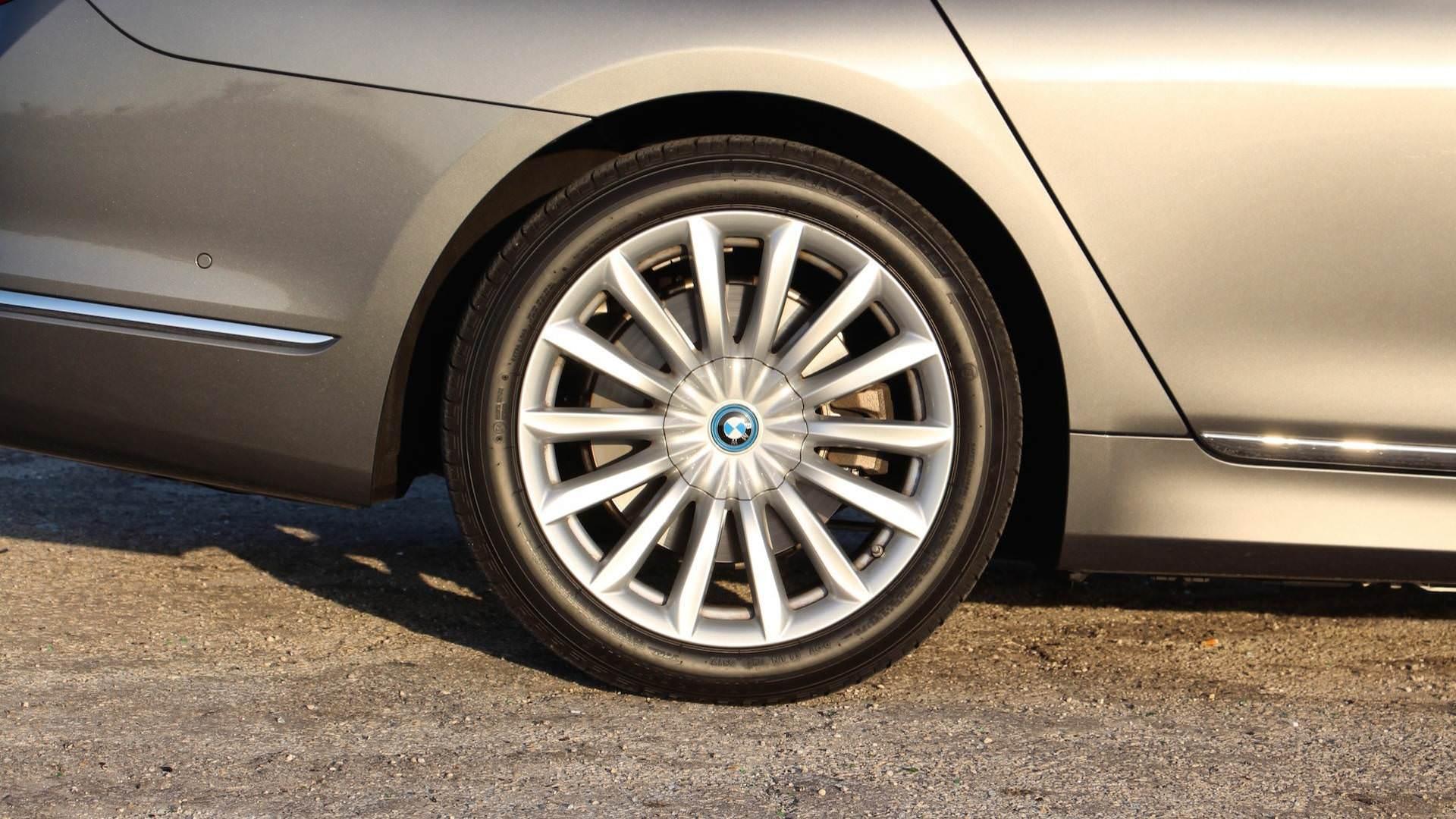 BMW 7 Series / بی ام و سری 7