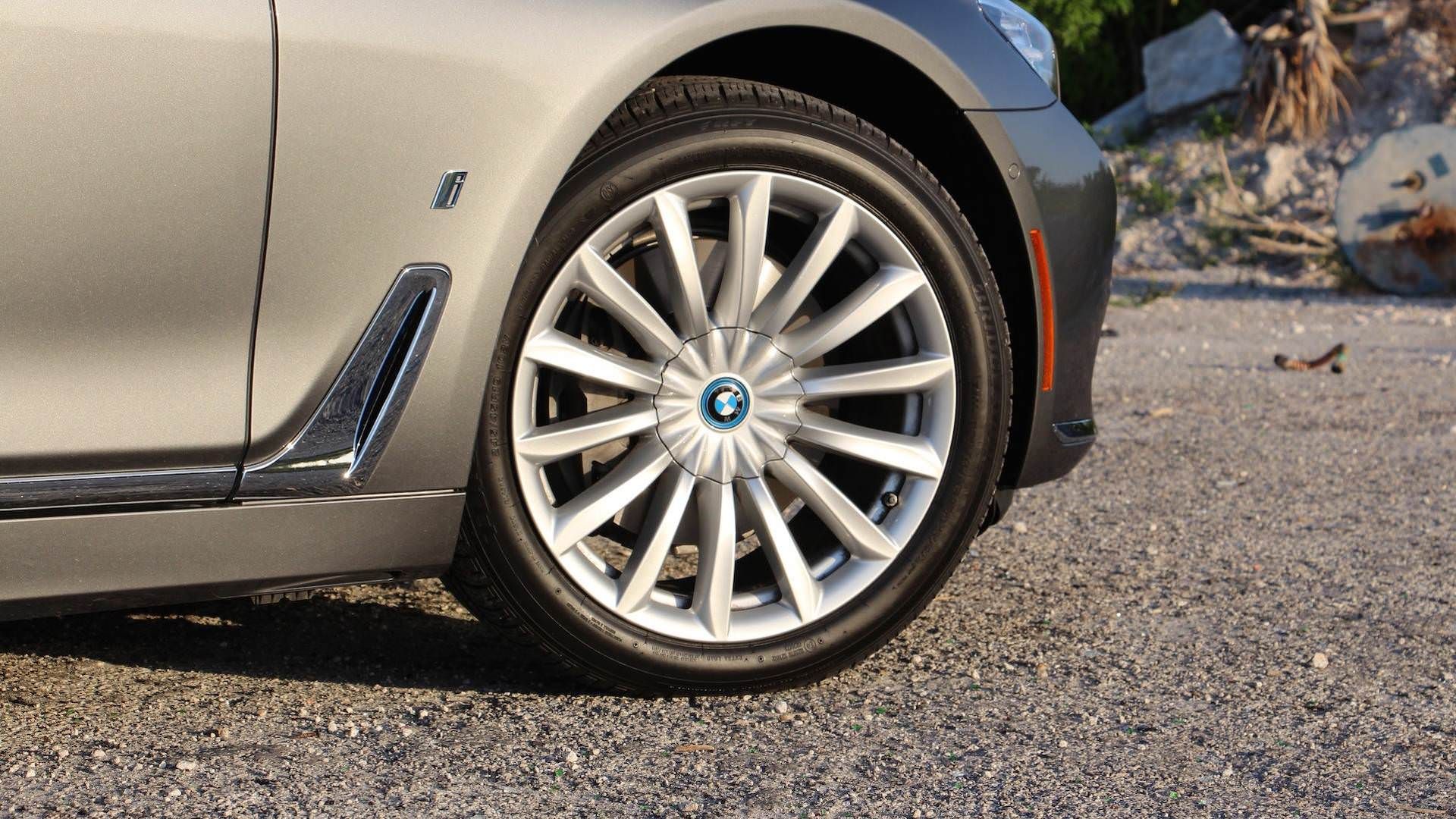 BMW 7 Series / بی ام و سری 7