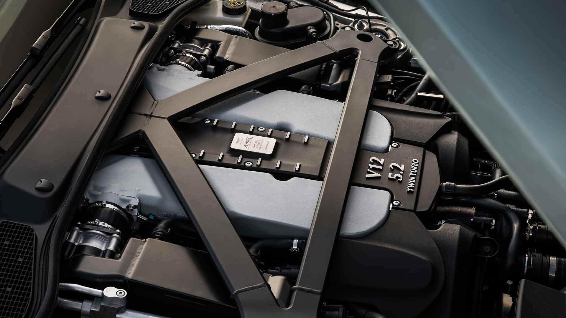 استون مارتین / Aston Martin DB11 AMR