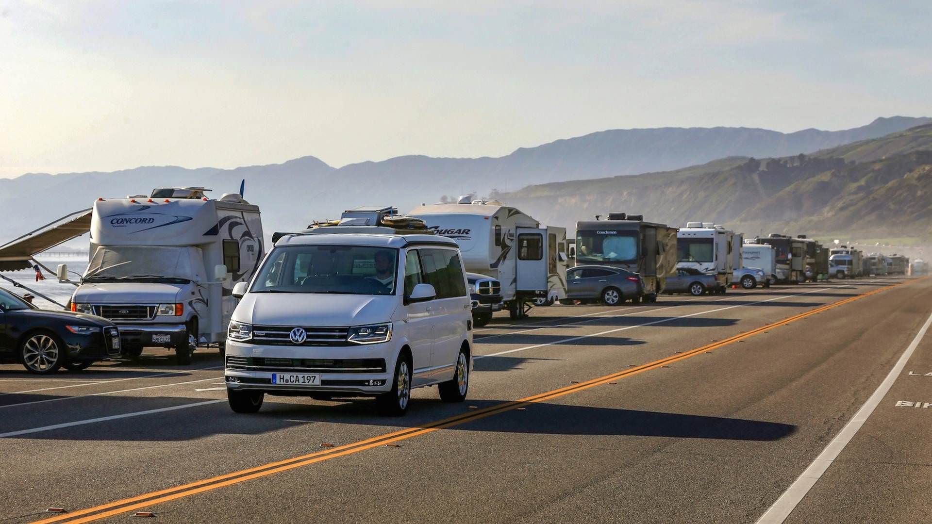 Volkswagen T6 California van / ون تفریحی فولکس‌واگن T6 کالیفرنیا