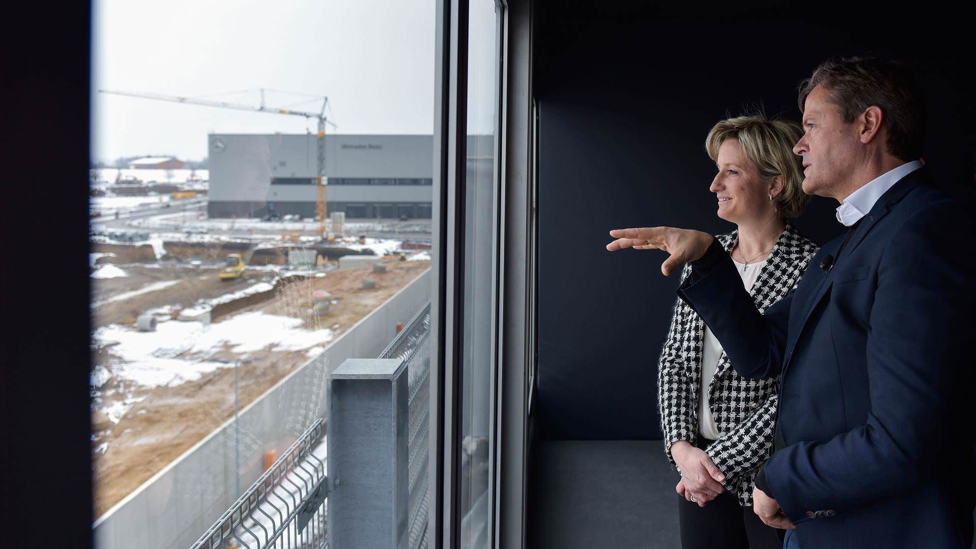 Mercedes Benz Factory 56  / مرسدس بنز