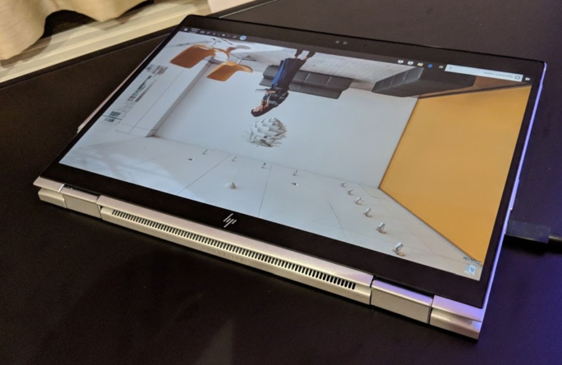 الیت بوک اچ پی