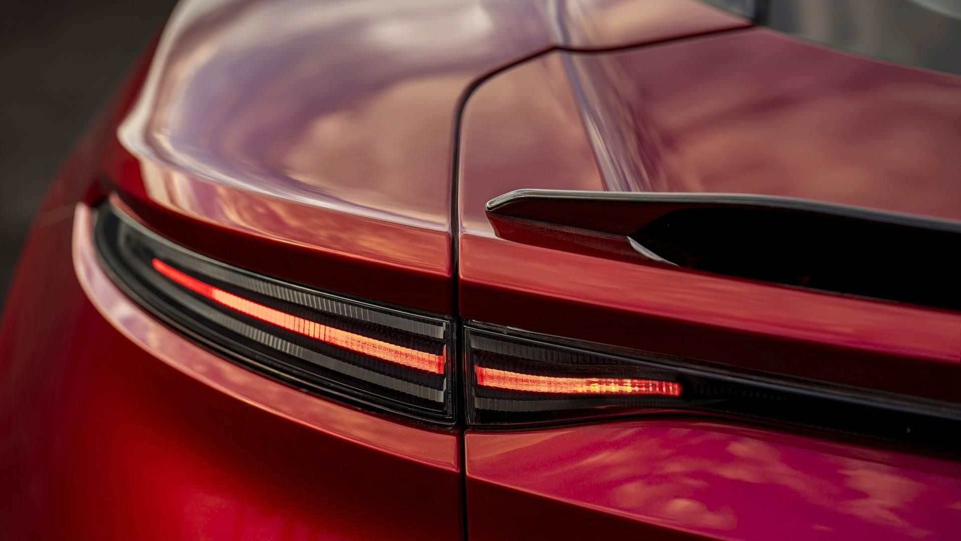 Aston Martin DBS Superleggera / استون مارتین