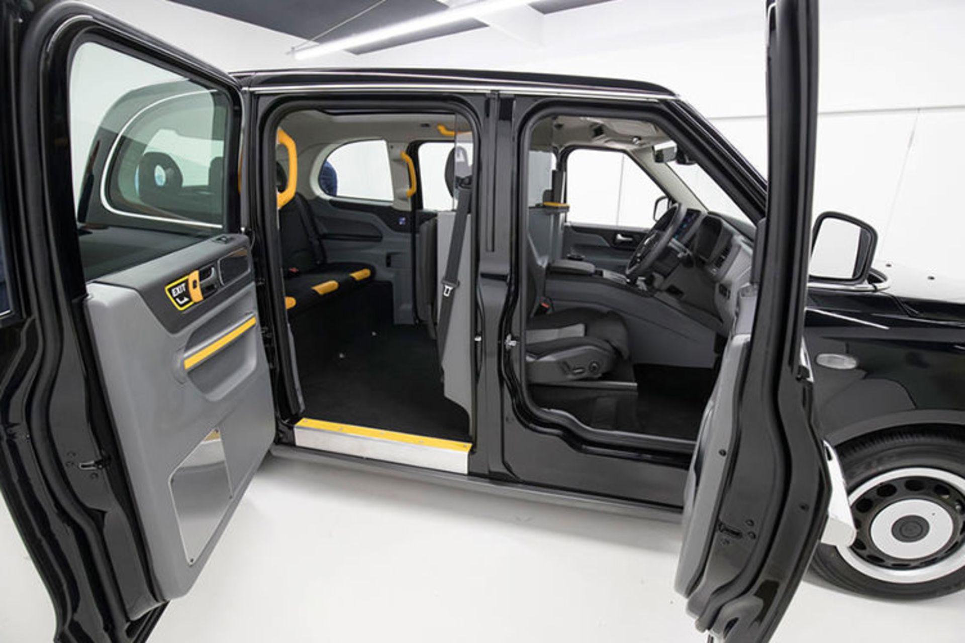 LEVC TX / تاکسی برقی لندن