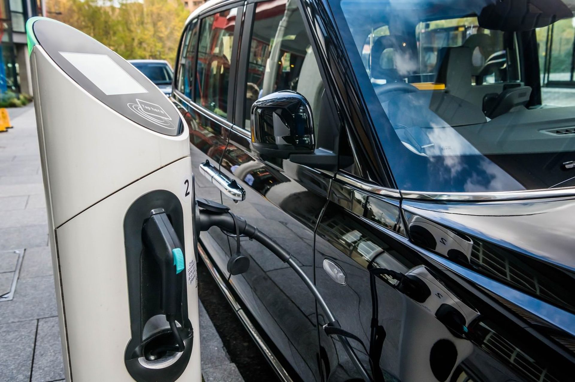 LEVC TX / تاکسی برقی لندن