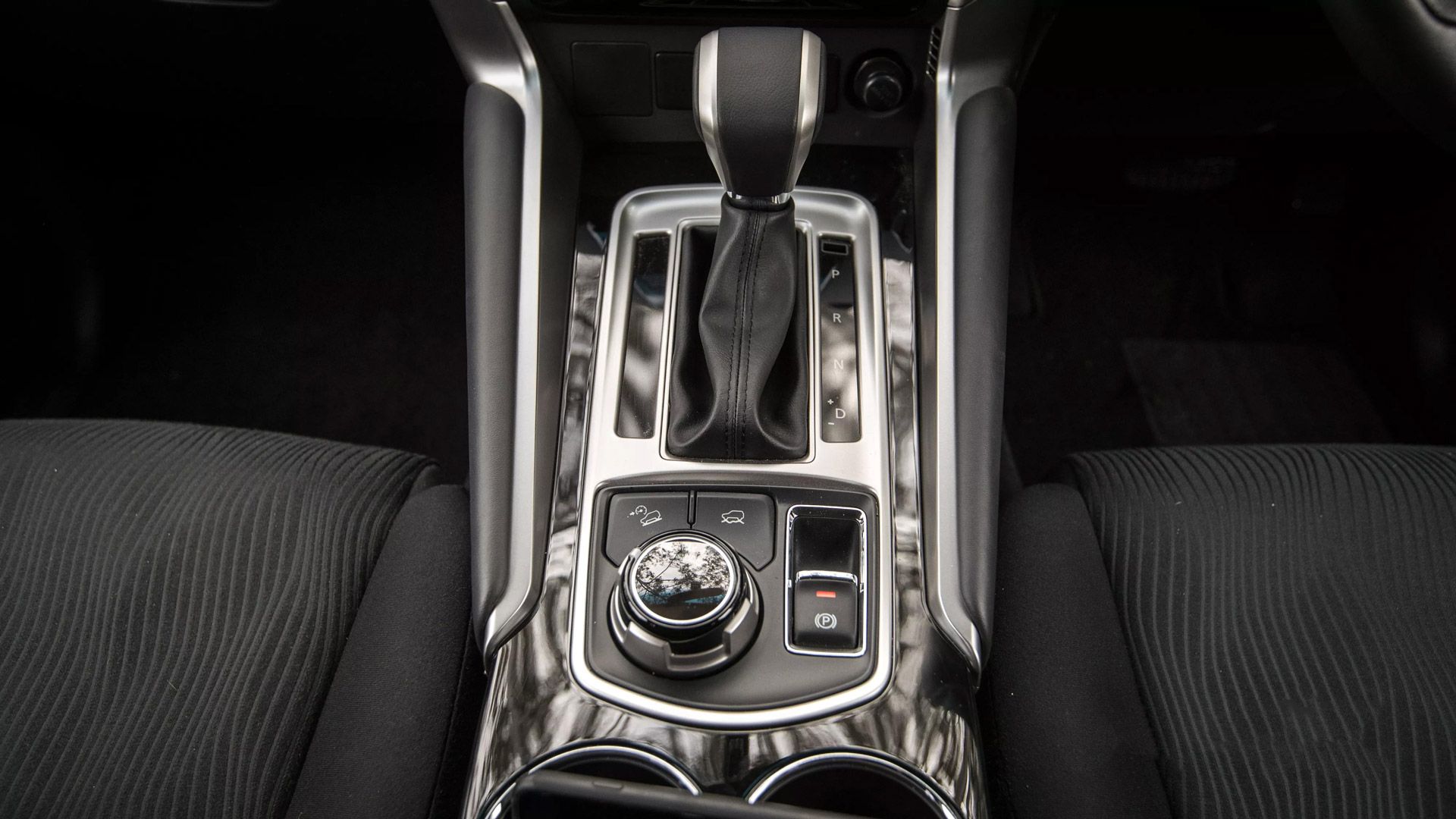 میتسوبیشی پاجیرو اسپرت GLX مدل ۲۰۱۸