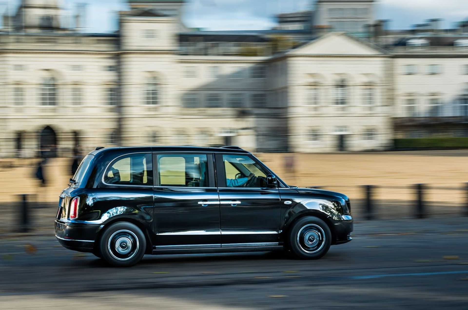 LEVC TX / تاکسی برقی لندن