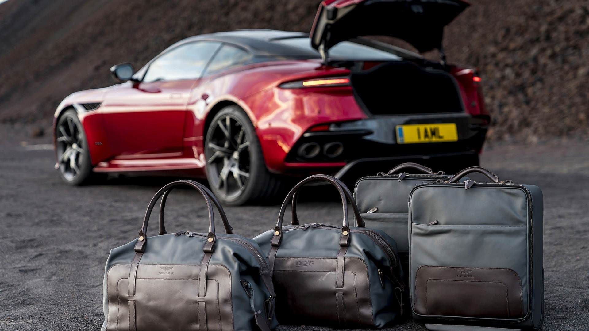 Aston Martin DBS Superleggera / استون مارتین