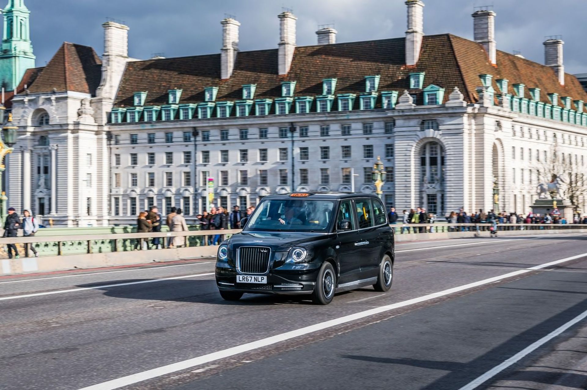 LEVC TX / تاکسی برقی لندن