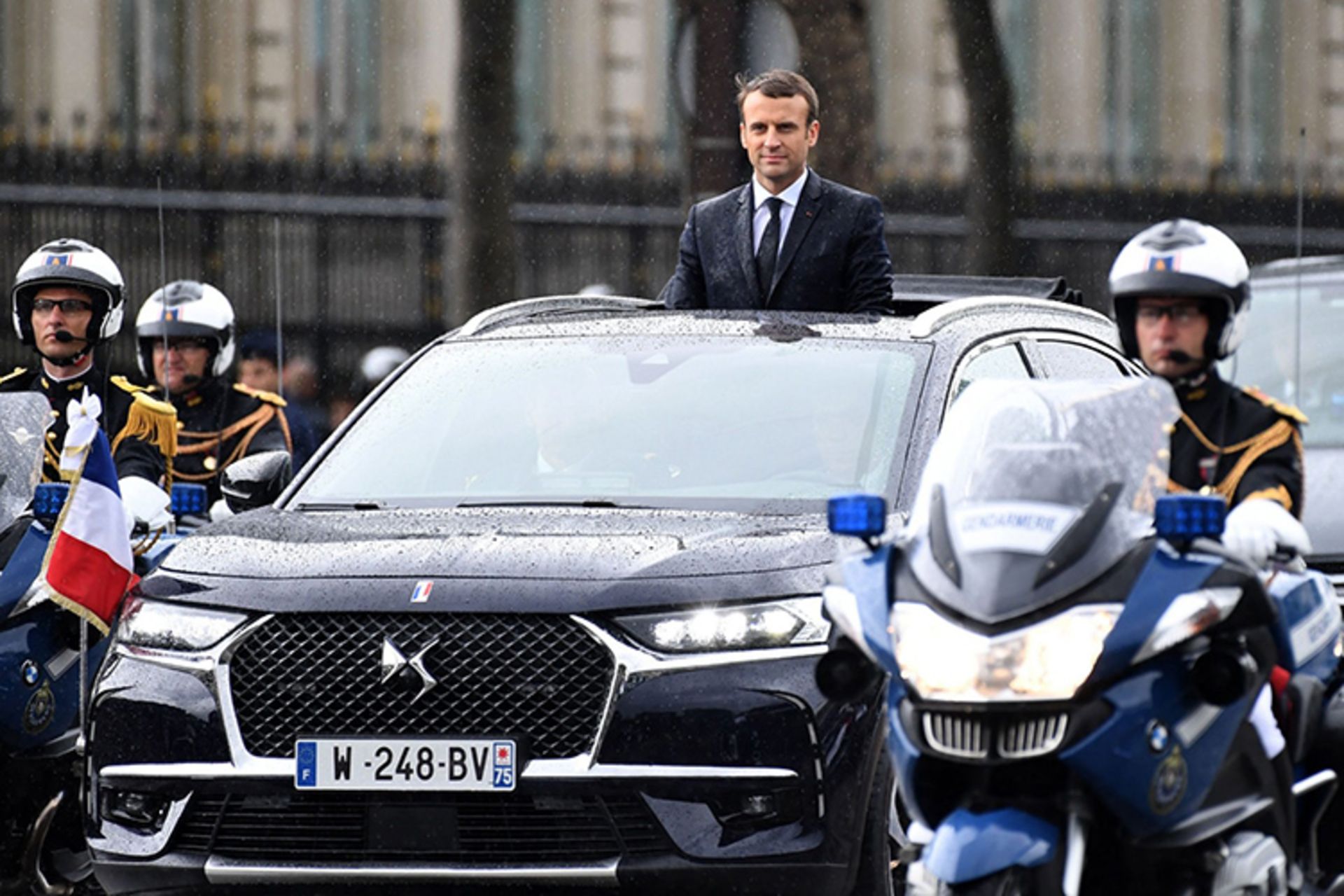 emmanuel macron DS 7
