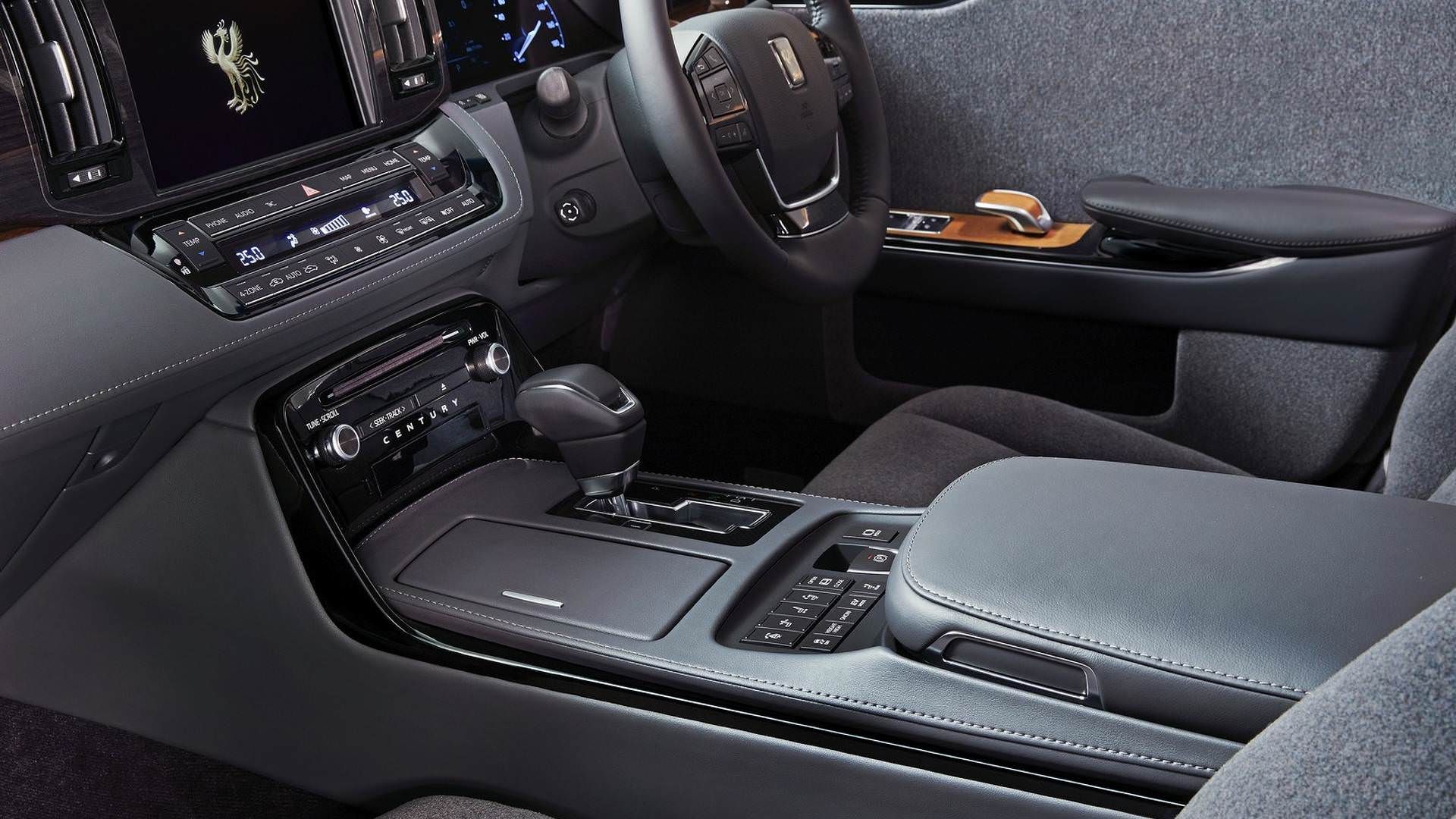 Toyota Century / تویوتا سنچوری