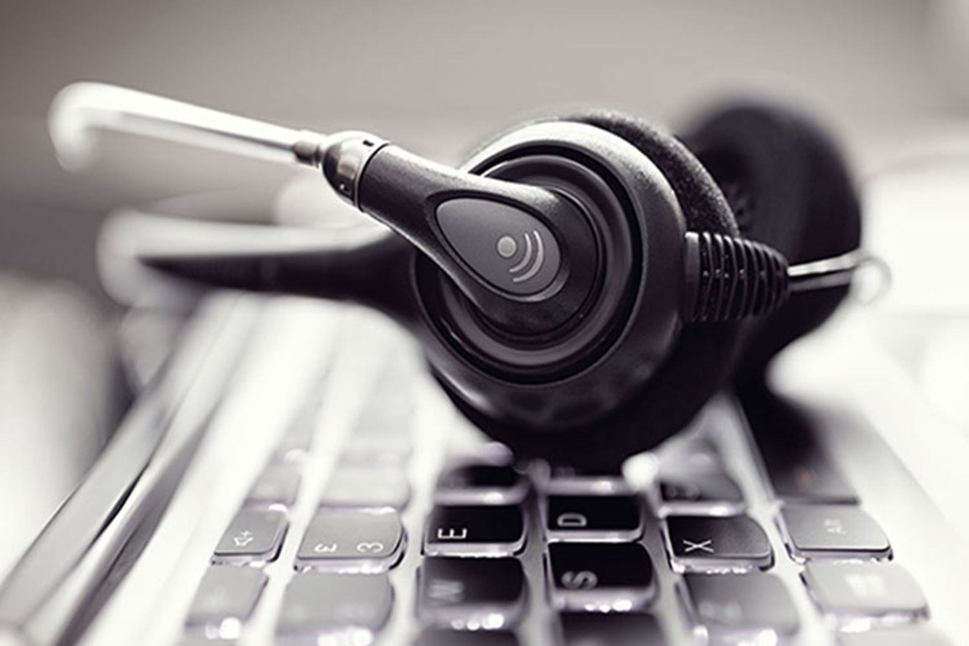 خدمات پشتیبانی مشتریان