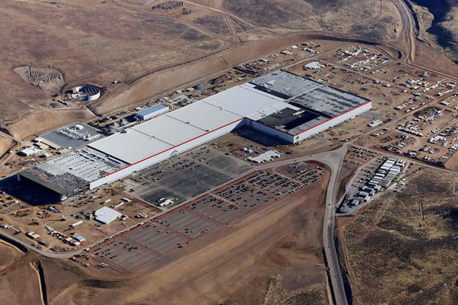 Tesla Gigafactory / گیگافکتوری تسلا خودروی الکتریکی