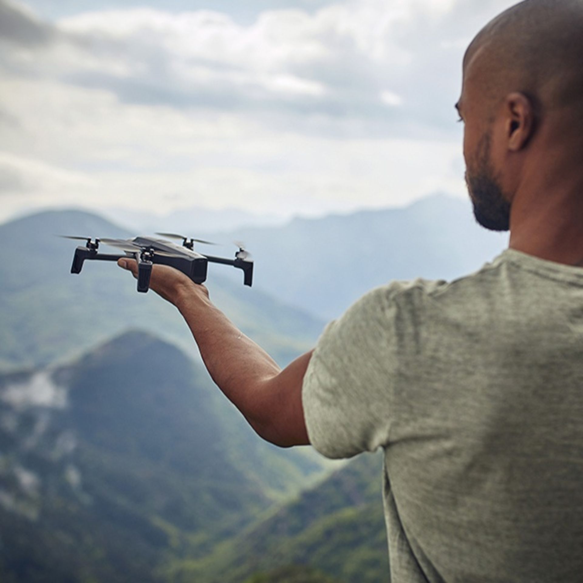 Parrot Anafi / پروت عنافی