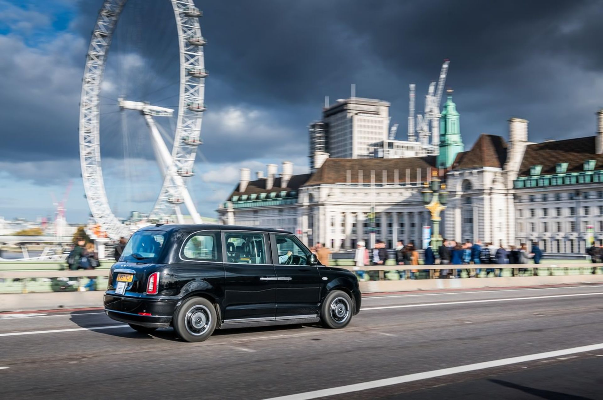 LEVC TX / تاکسی برقی لندن