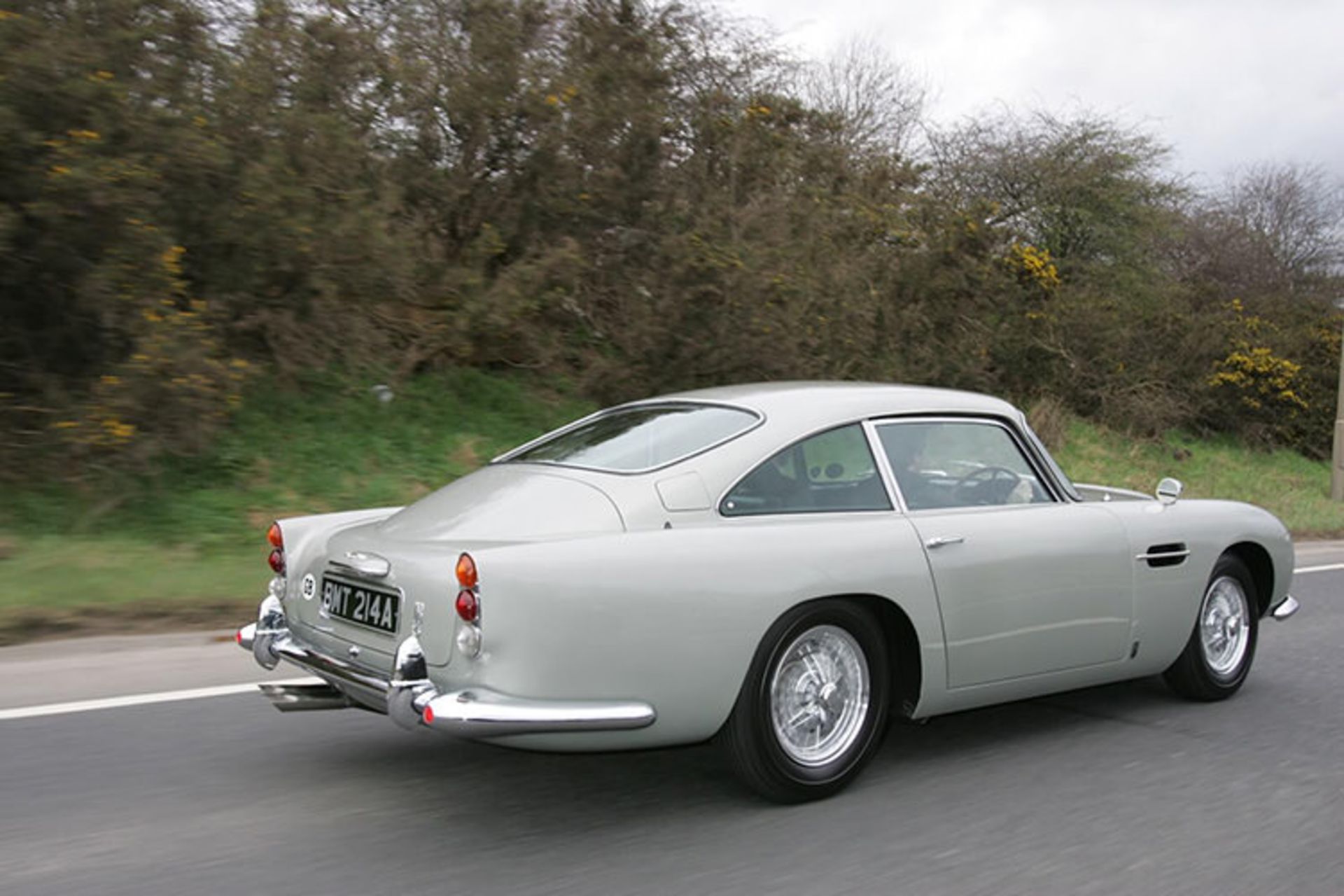 James Bond 007 Aston Martin DB5 / خودروی کلاسیک استون مارتین DB5 جیمز باند 007