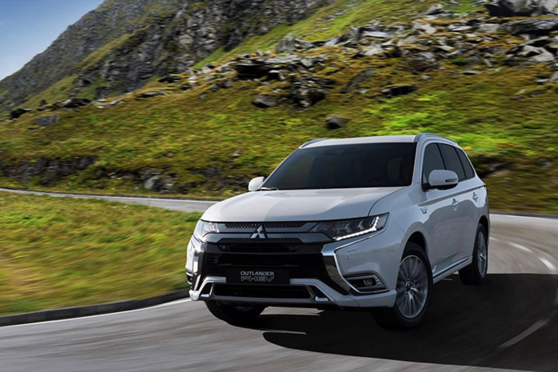میتسوبیشی اوتلندر پلاگین هیبرید / Mitsubishi Outlander PHEV 2019