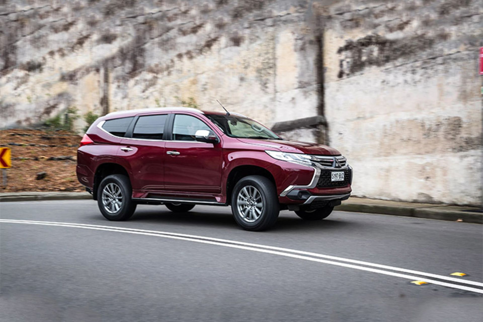 میتسوبیشی پاجیرو اسپرت GLX مدل ۲۰۱۸