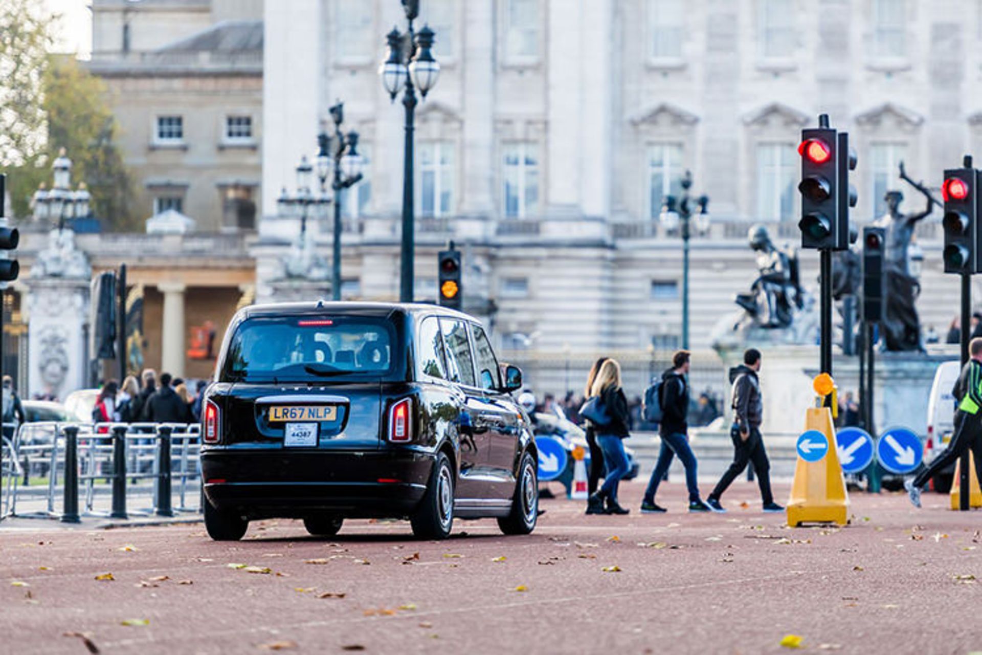 LEVC TX / تاکسی برقی لندن