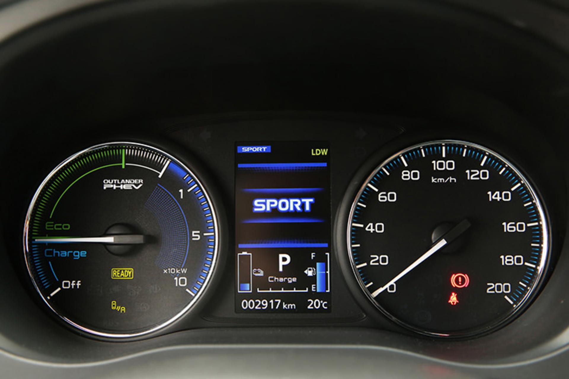 میتسوبیشی اوتلندر پلاگین هیبرید / Mitsubishi Outlander PHEV 2019