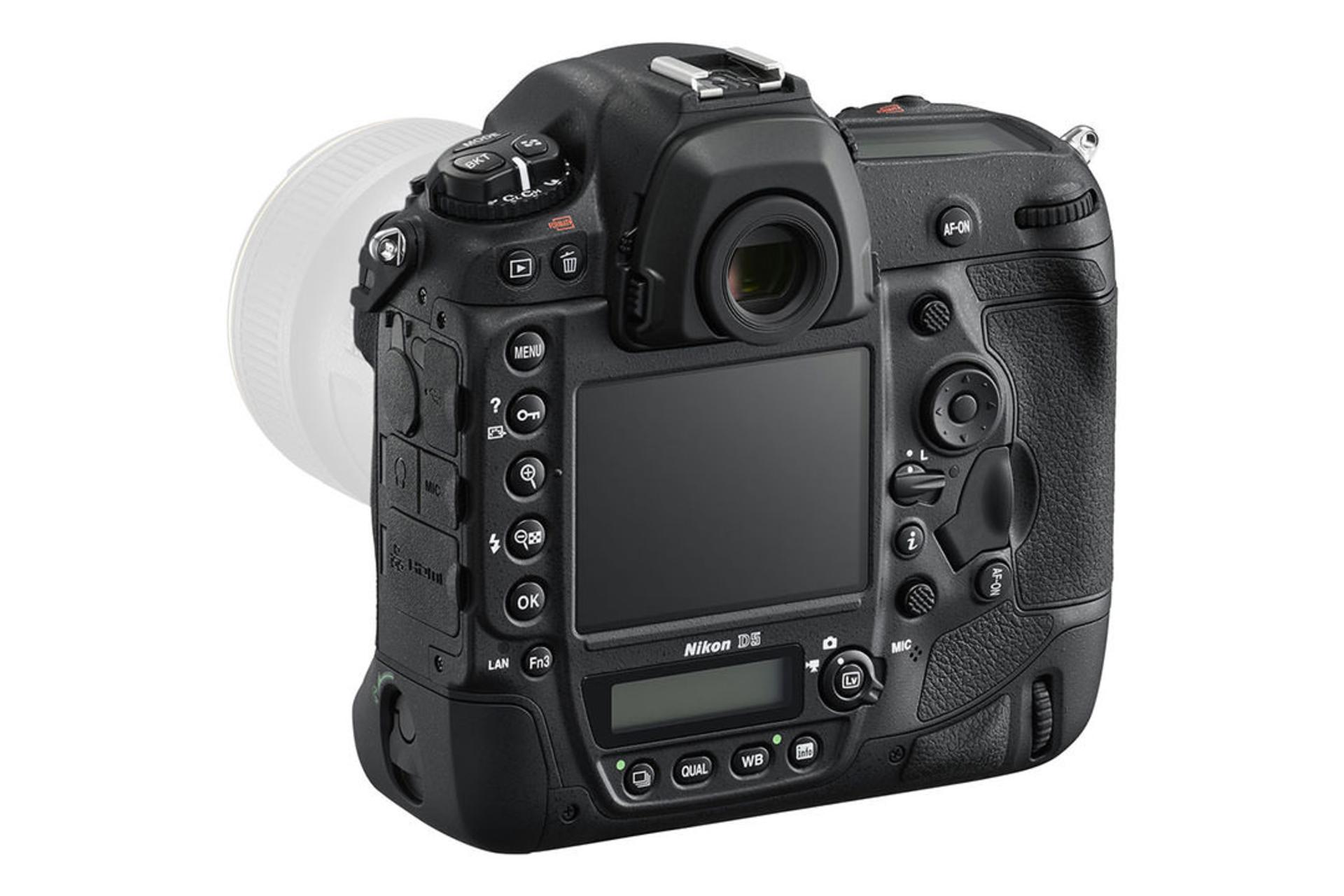 Nikon D5	
