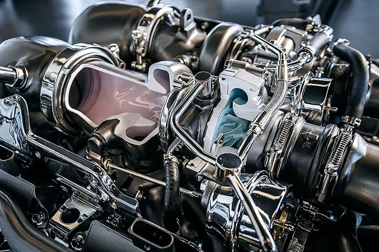 Mercedes-AMG V8 Biturbo engine / پیشرانه خورجینی هشت سیلندر مرسدس AMG