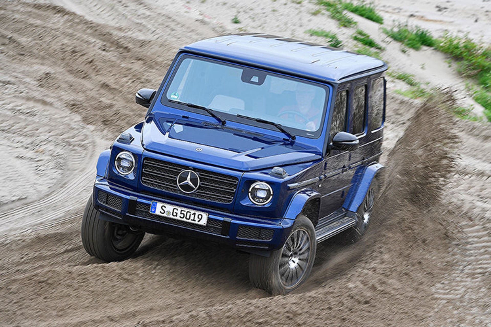 Mercedes-AMG V8 Biturbo engine / پیشرانه خورجینی هشت سیلندر مرسدس AMG