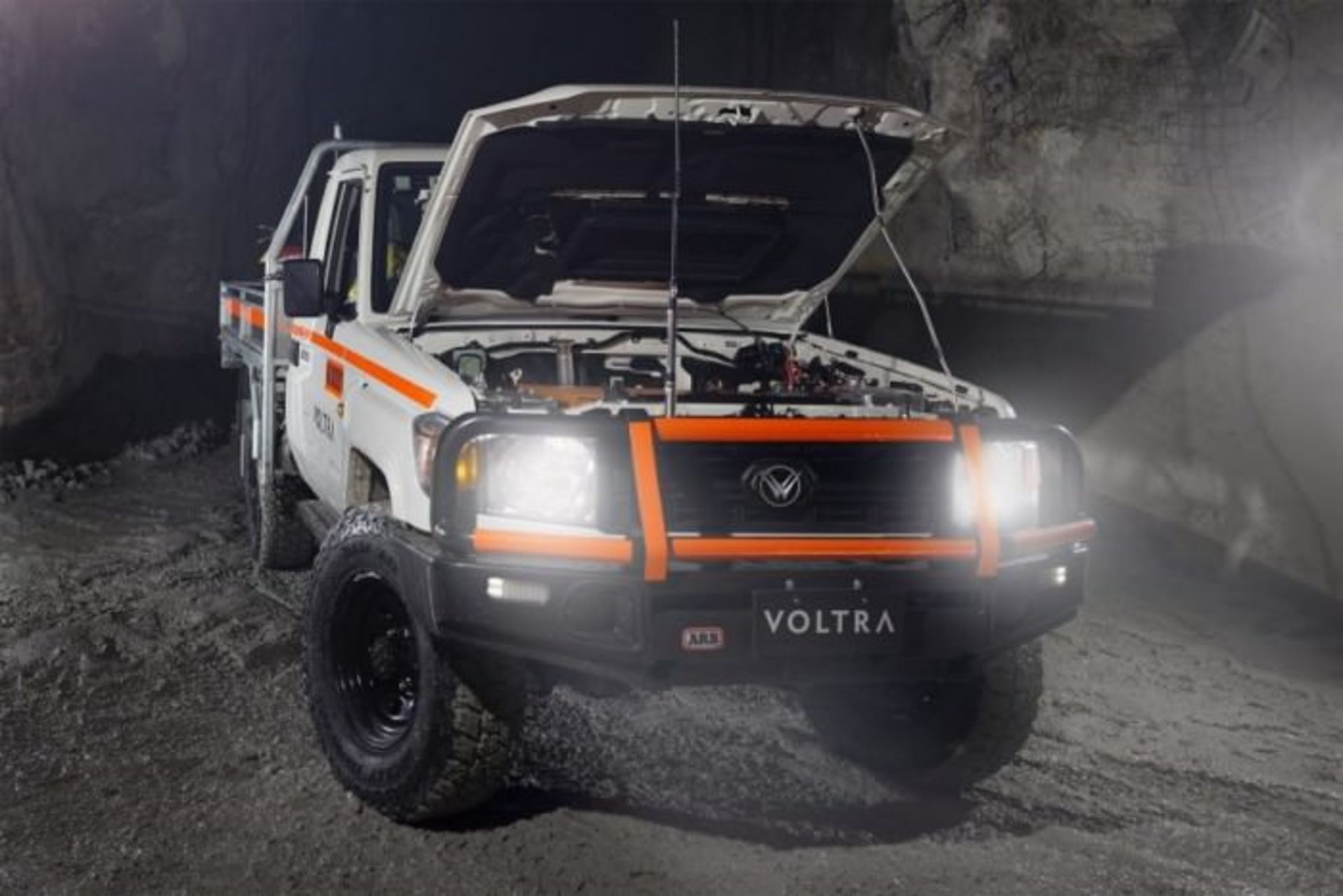 تویوتا لندکروزر 