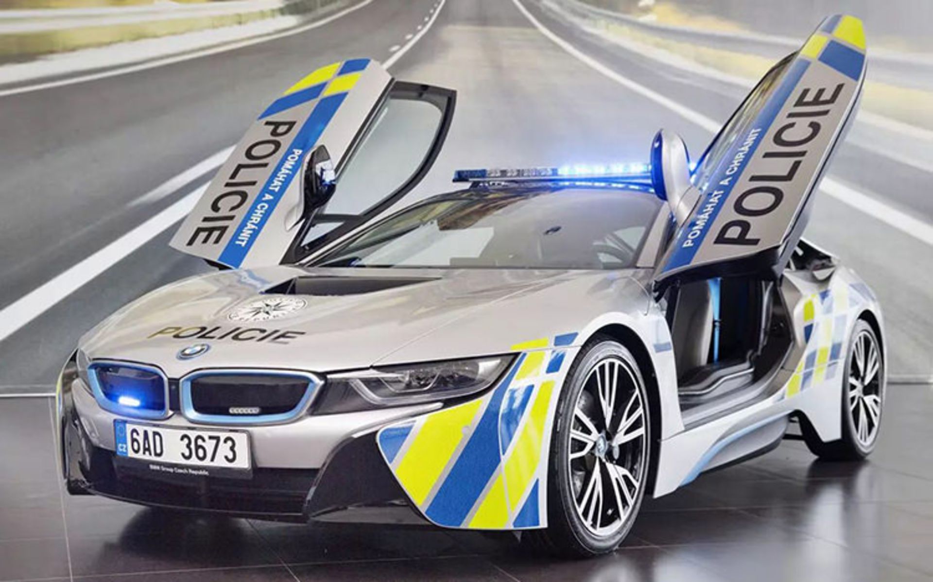 Police Car / خودروی پلیس