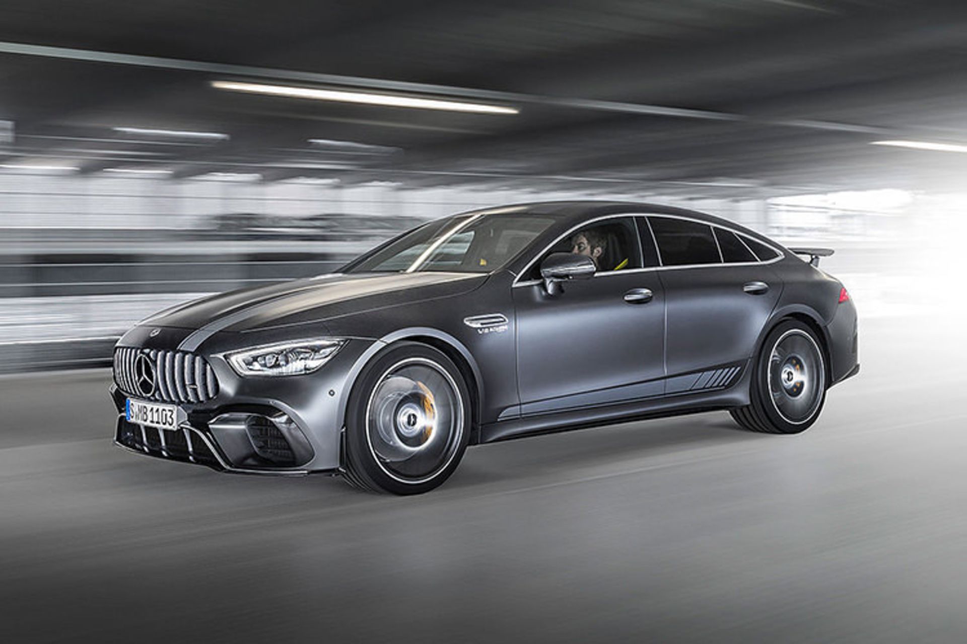 Mercedes-AMG V8 Biturbo engine / پیشرانه خورجینی هشت سیلندر مرسدس AMG