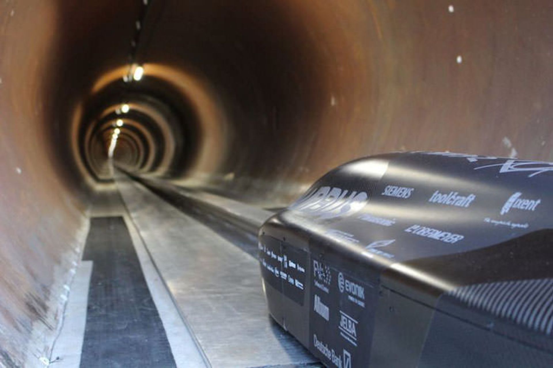SpaceX Hyperloop Pod / پاد هایپرلوپ اسپیس‌ایکس