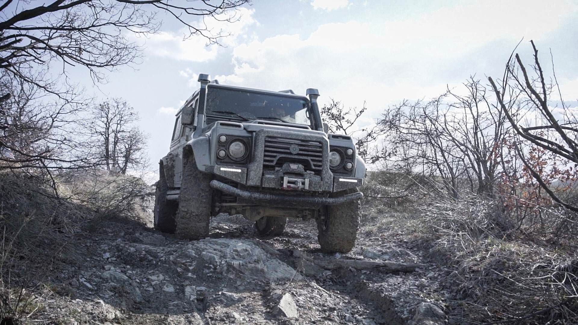 Land Rover Defender / شاسی‌بلند آف‌رود لندرور دیفندر