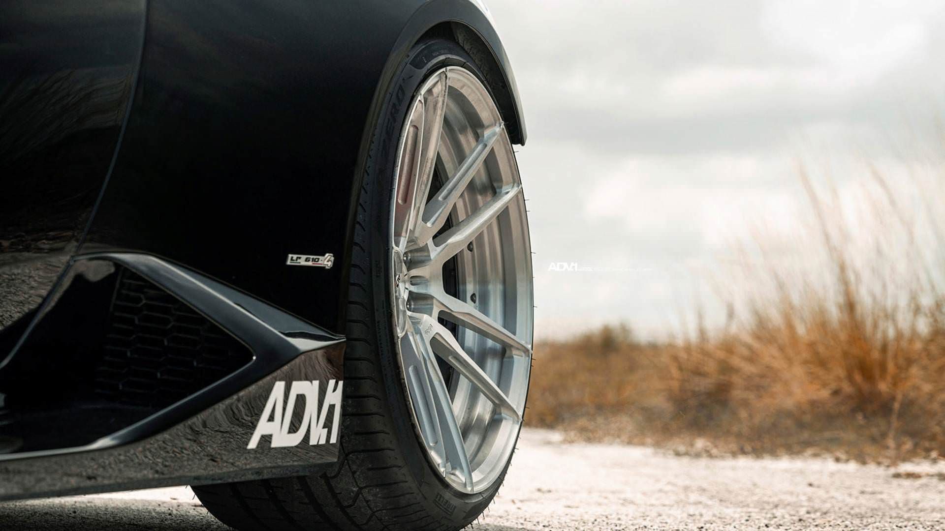 2017 Lamborghini Huracán / سوپراسپرت لامبورگینی هوراکان مدل 2017