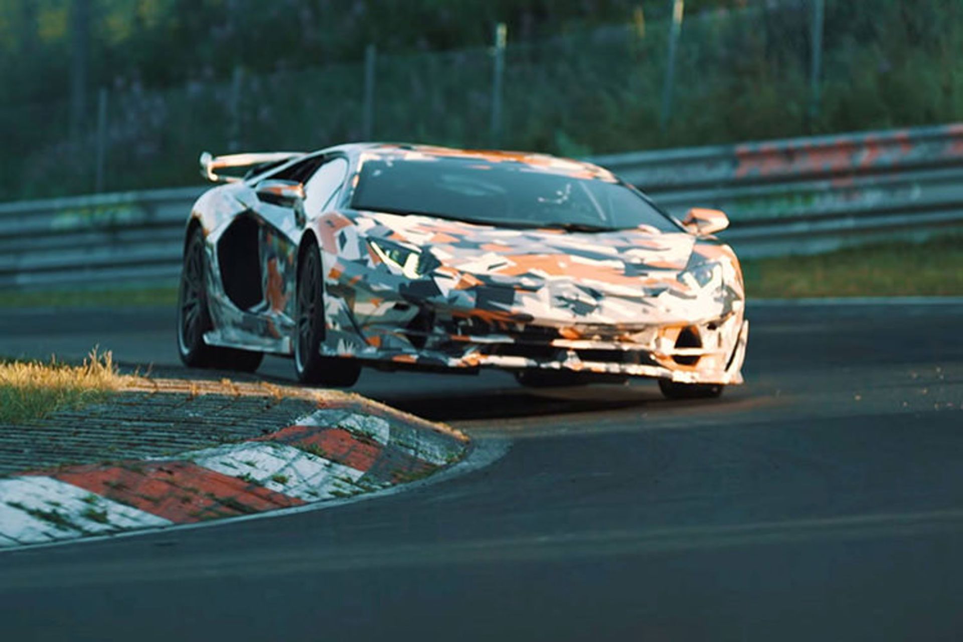 Lamborghini Aventador SVJ / سوپراسپرت لامبورگینی اونتادور SVJ 