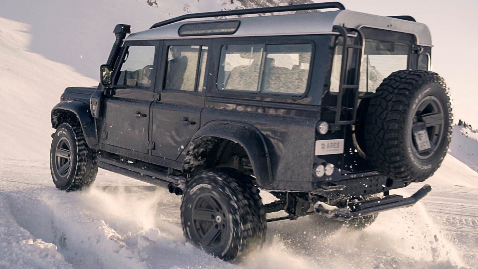 Land Rover Defender / شاسی‌بلند آف‌رود لندرور دیفندر