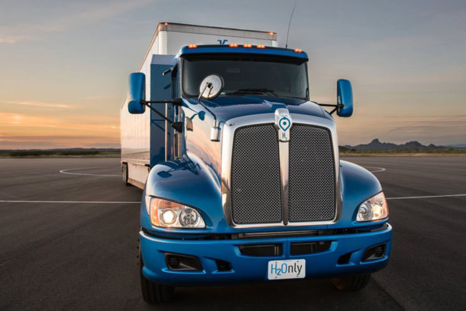 Toyota hydrogen fuel cell vehicle / خودروی هیدروژنی پیل سوختی تویوتا