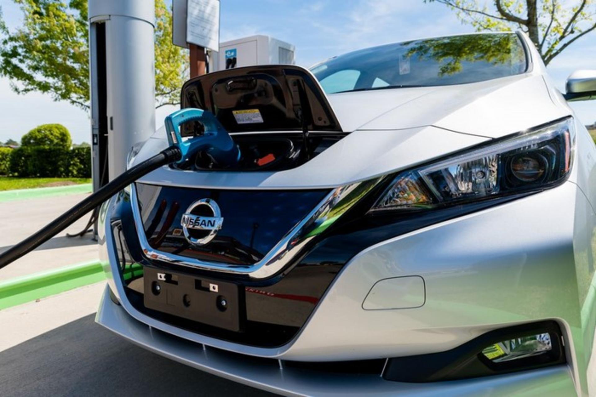 NISSAN LEAF