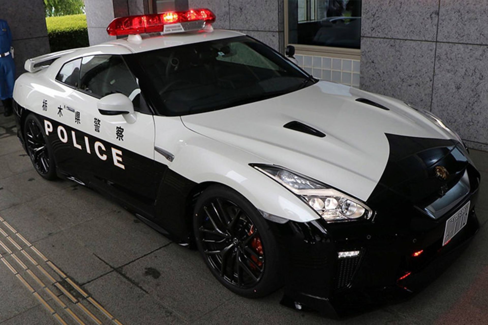 Police Car / خودروی پلیس