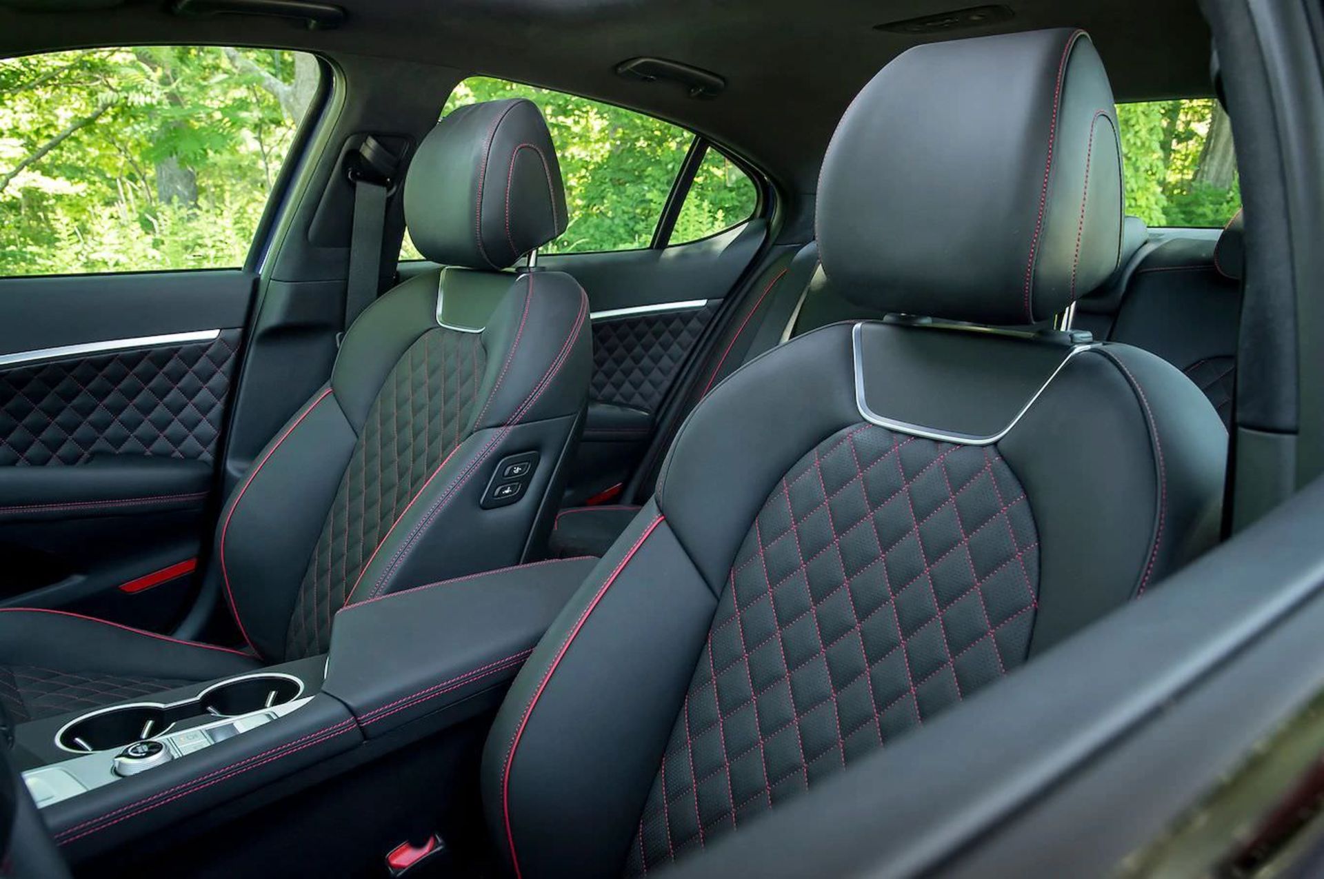 Genesis G70 / جنسیس G70