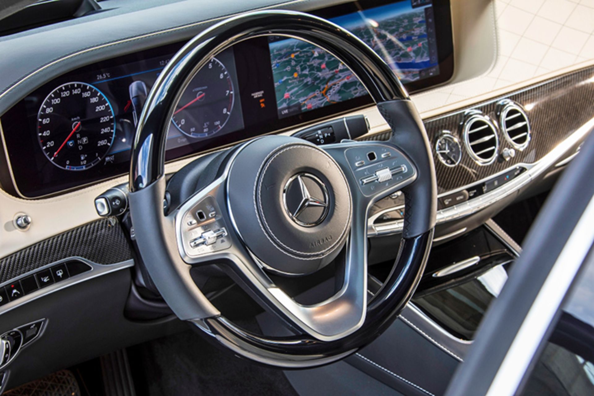 Mercedes-Benz S class screen
