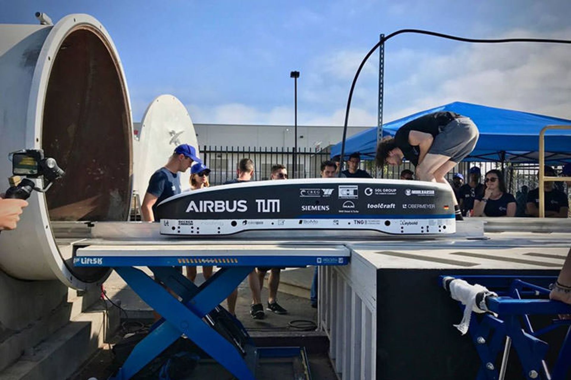 SpaceX Hyperloop Pod / پاد هایپرلوپ اسپیس‌ایکس