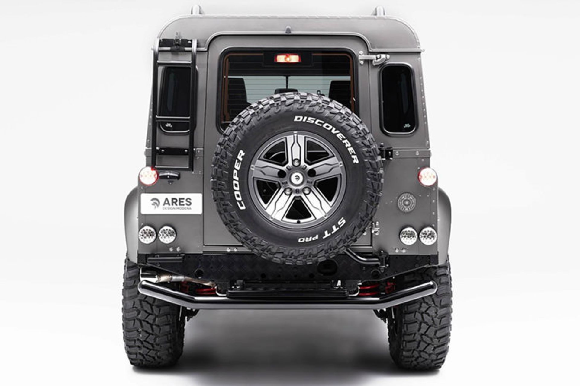 Land Rover Defender / شاسی‌بلند آف‌رود لندرور دیفندر