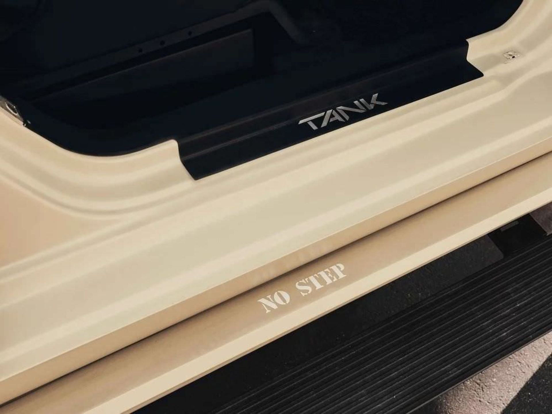 Rezvani Tank Military Edition / تانک رضوانی