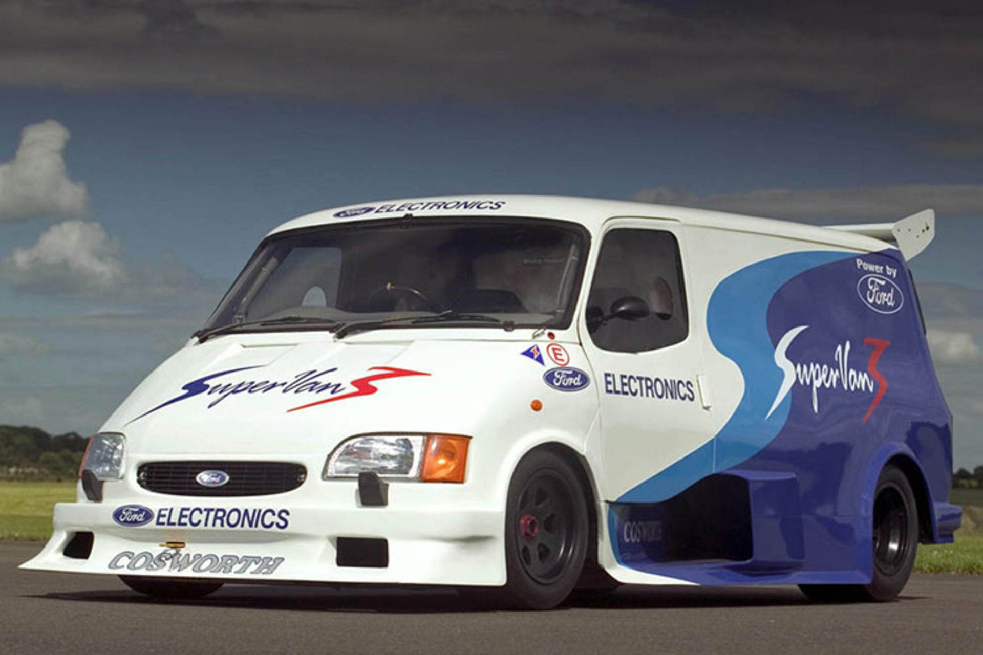 Ford Transit Supervan 3
