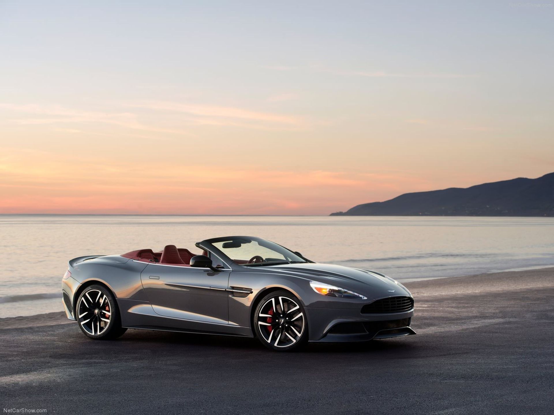 Aston Martin Vanquish Volante