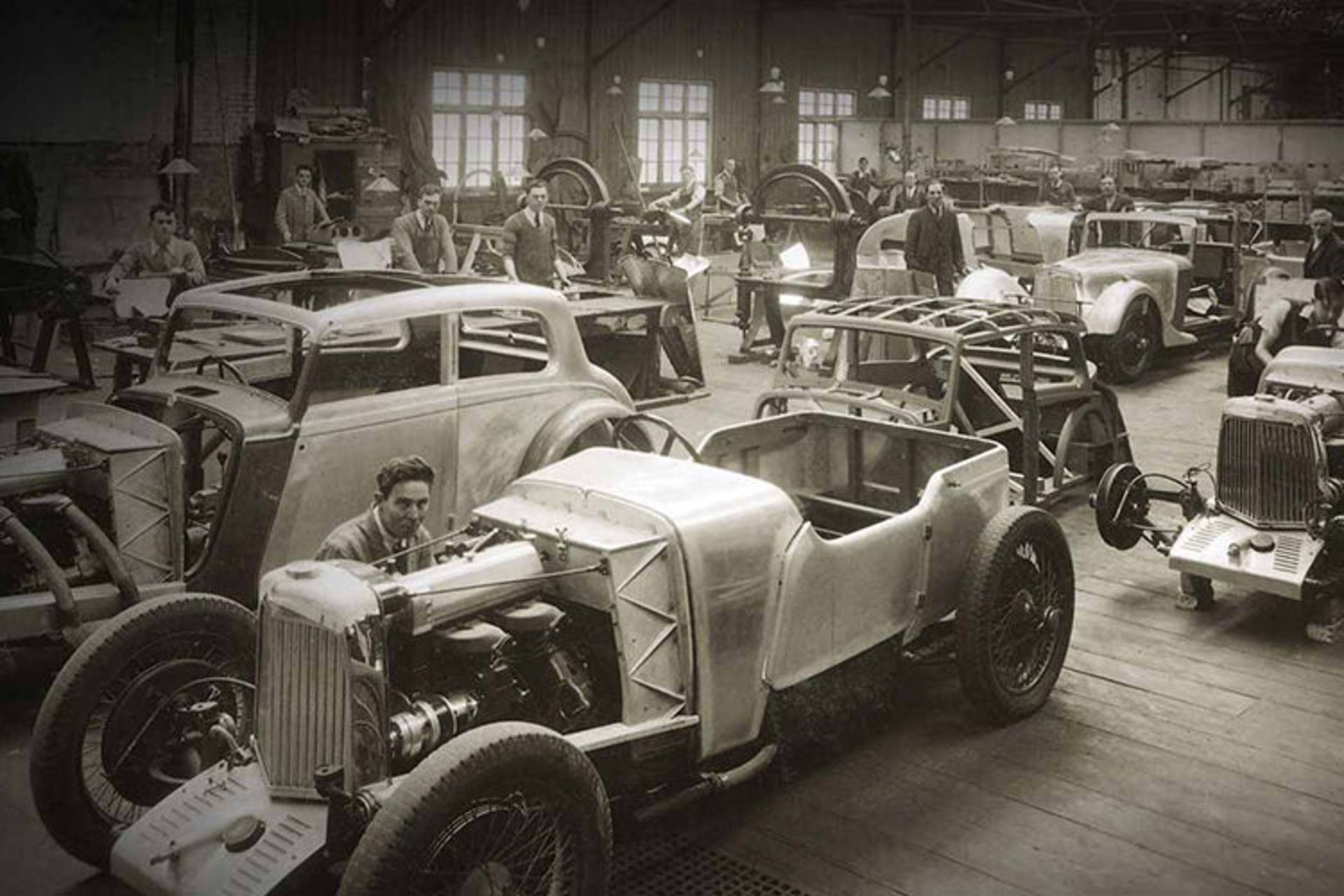 aston martin / استون مارتین