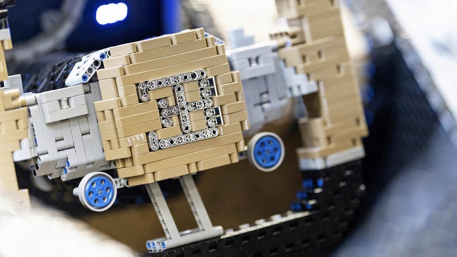 بوگاتی شیرون لگو / Bugatti Chiron Lego