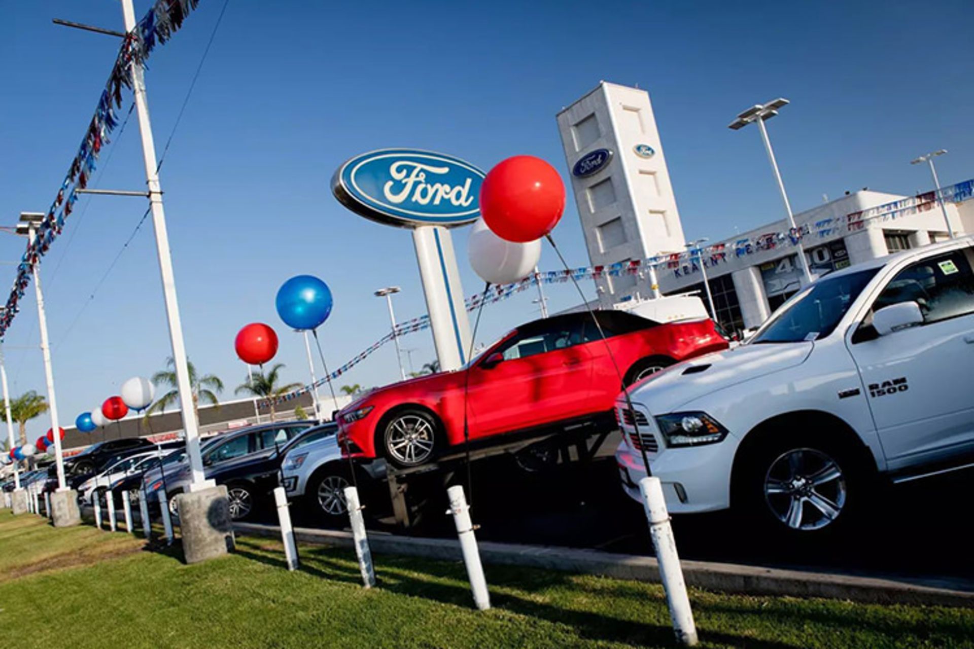 نمایشگاه خودرو