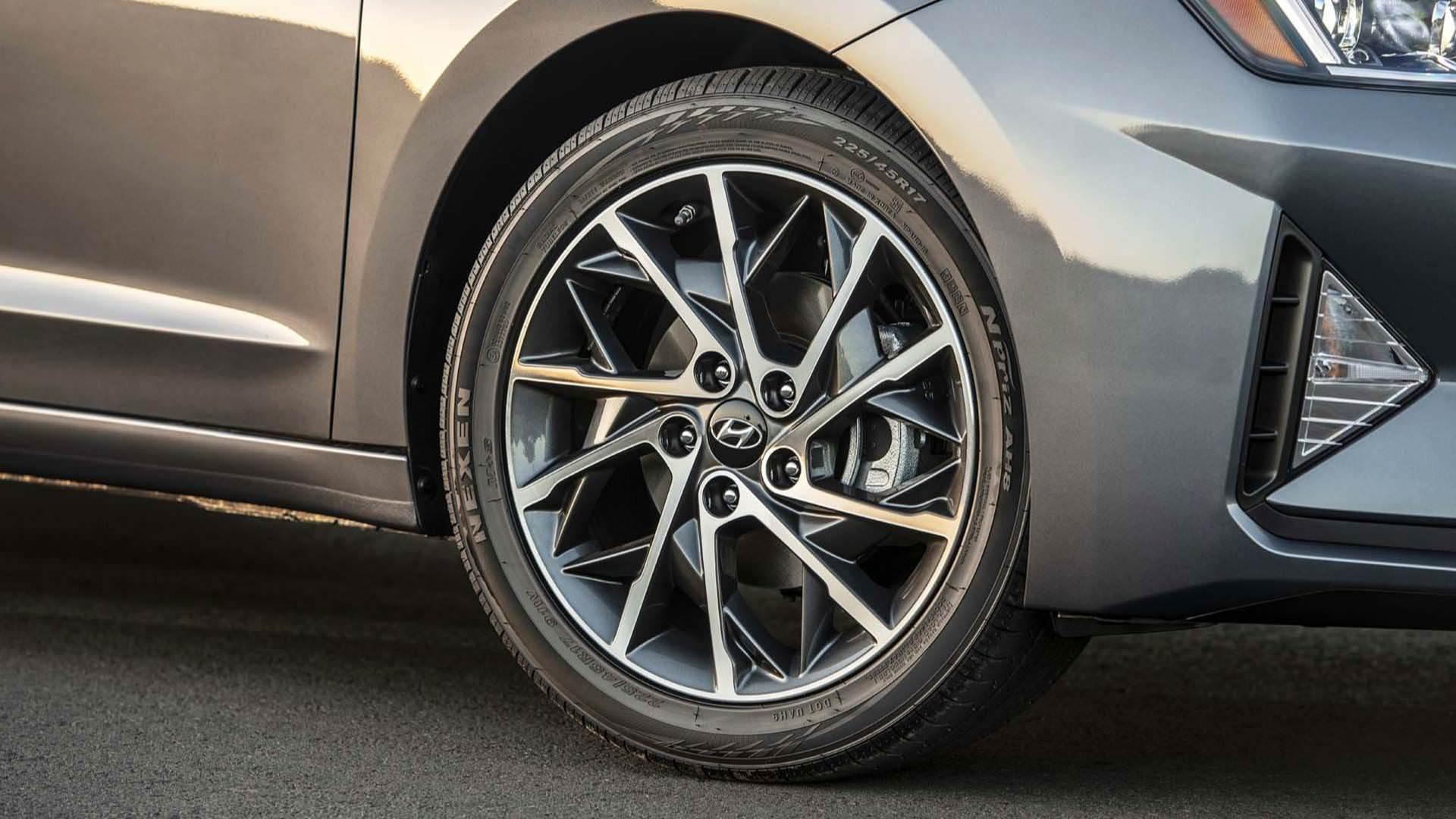 2019 Hyundai Elantra / سدان هیوندای النترا 2019